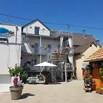 Au Gre De L'ill 'les Cigognes' Apartment
